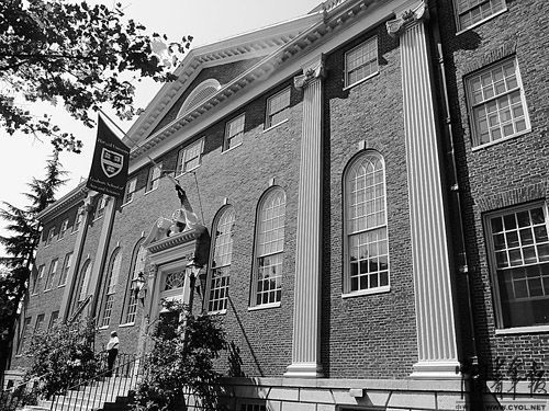 　　哈佛大学校园。