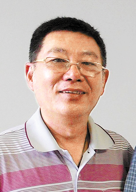 　　赵憬 (番禺彩色宝石专业委员会会员、广州瑞景宝石厂厂长)