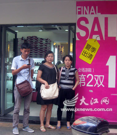 　　县级区域加盟商来昌欲抱团维权