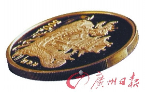 　　本期鉴定者：上海金融学院融理当代金银币文化研究所所长、教授黄瑞勇