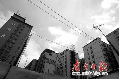 　　大量违建的存在，让深圳的城市更新背上沉重的包袱。资料图片