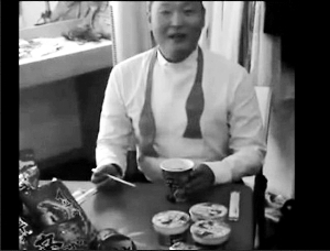 　　鸟叔自拍广告，争取到为自己爱吃的方便面品牌做代言的机会。