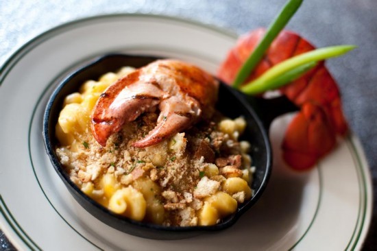 　　餐厅里的招牌菜，龙虾芝士焗通心粉。