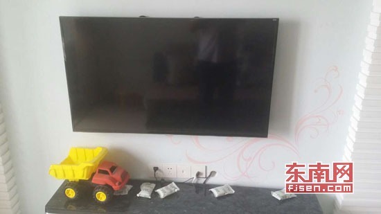 　　三星液晶电视开机两次就出现故障，型号UA48HU5900JXXZ