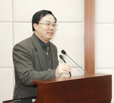 转基因水稻研究者张启发
