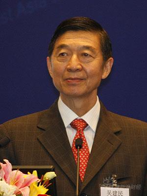 图文:外交学院院长吴建民主持论坛