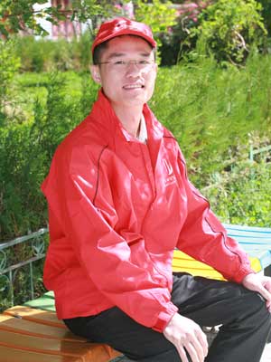 甘肃省迭部县藏文小学行活动志愿者蔡海洪