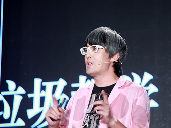 由北京君和创新公益基金会创办的公益性讲坛——CC讲坛于6月7日下午在北京举行。图为知名民间环保人、北京“绿房子”环保项目创立者黄小山。(图片来源：新浪财经 刘海伟 摄) 