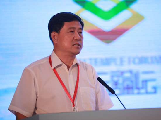 “第五届地坛论坛”于2014年6月9日在北京举行。上图为河北省怀来县县委书记郭英。(图片来源：新浪财经 梁斌 摄)