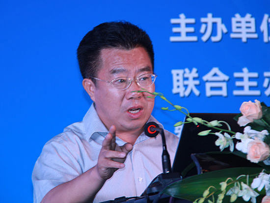 由零壹财经和金融博物馆联合主办的“中国互联网金融论坛”定于2014年6月19日在北京举行。本届论坛主题：互联网金融新契机：规范与融合。图为中国人民银行调查统计司副司长徐诺金。(图片来源：新浪财经 刘海伟 摄)