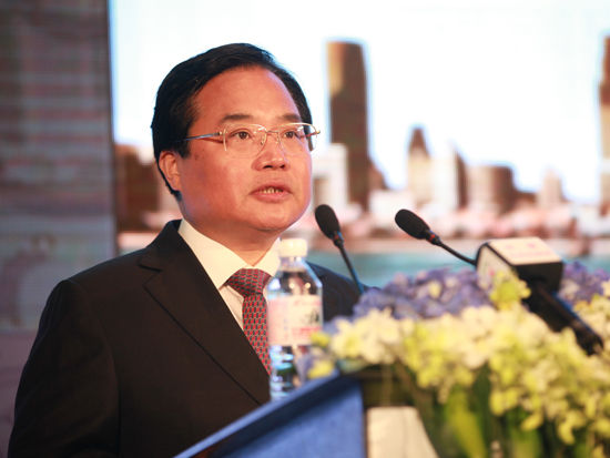 “2014金家岭财富论坛”于6月20日至21日在青岛举行。上图为青岛市委副书记、市长张新起。(图片来源：新浪财经 梁斌 摄)