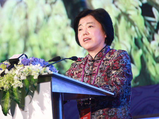 “2014金家岭财富论坛”于6月20日至21日在青岛举行。上图为深圳证券交易所总经理宋丽萍。(图片来源：新浪财经 梁斌 摄)