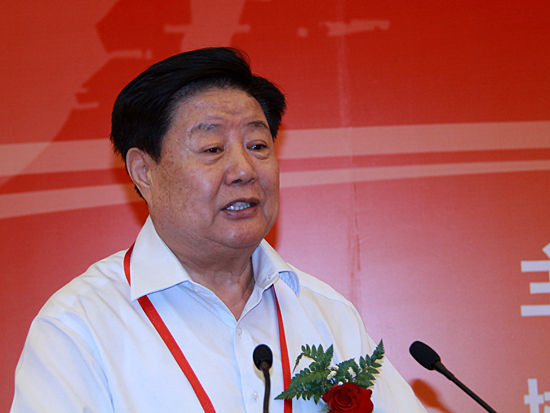 由中国银行业协会和金融时报社共同主办的“2014首届民营银行论坛”于6月21日至22日在北京召开。上图为中国中小企业协会会长李子彬。 (图片来源：新浪财经 刘海伟 摄) 