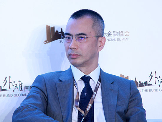 由亚布力中国企业家论坛与上海金融业联合会共同主办的“第二届外滩国际金融峰会”于7月4日在上海半岛酒店举办。图为一创摩根CEO任劲在《论坛议题一：上海自贸区的理想与现实》。(图片来源：新浪财经 刘海伟 摄)