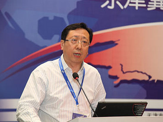 “第二届中国中小企业投融资交易会”期间，由中国中小企业协会高新技术产业分会与《中外管理》杂志和联合主办的“京津冀一体化联动论坛”7月8日在北京国家会议中心召开。上图为天津市红桥区委常委、区政府常务副区长王禹。（图片来源：新浪财经）