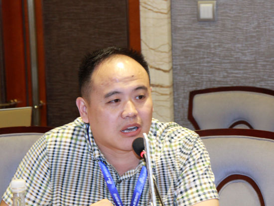 由新浪财经主办的“未来品牌之路•昆仑论道”于8月5日至8日在青海西宁举行。本届论坛主题：重建消费链接。上图为劲酒品牌部经理郭辉。(图片来源：新浪财经 刘海伟 摄)