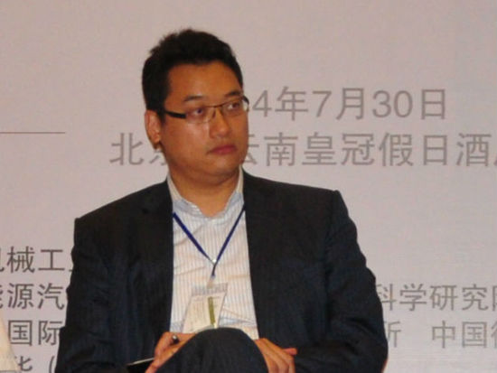 “2014中国(北京)国际能源峰会”于7月28-30日在京举办。上图为中广核产业投资基金投资总监冯冠邦。(图片来源：新浪财经)
