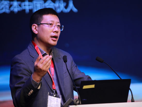 “2014亚布力中国企业家论坛夏季高峰会”于2014年8月22日-24日在河南郑州召开。上图为红杉资本中国合伙人沈南鹏。(图片来源：新浪财经 梁斌 摄)