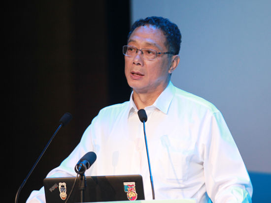 由新京报和中国城市和小城镇改革发展中心共同主办的“2014中国城镇化与企业家论坛”于8月30日在北京召开。上图为中国城市和小城镇改革发展中心主任李铁。(图片来源：新浪财经 梁斌 摄)