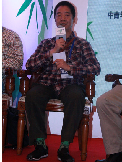 由发改委国际合作中心、全国金融系统青年联合会以及清华大学中国发展规划研究中心共同主办的“中青年改革开放论坛(莫干山会议·2014)”于9月18日至20日在浙江省德清县莫干山举办。论坛主题：全球化背景下的大国治理。上图为武汉大学历史系博士研究生刘仲敬。（图片来源：新浪