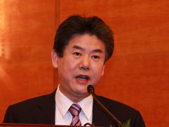 由《经济》杂志社主办的“2014(第十届)中国企业诚信与竞争力论坛峰会”于9月26日-29日在北京召开。上图为经济日报《经济》杂志社社长兼总编辑陈志强。（图片来源：新浪财经 刘海伟 摄）