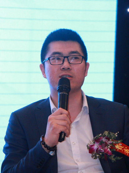 由《经济》杂志社主办的“2014(第十届)中国企业诚信与竞争力论坛峰会”于9月26日-29日在北京召开。上图为北京同创万利投资管理有限公司总经理沈贺。（图片来源：新浪财经 刘海伟 摄）