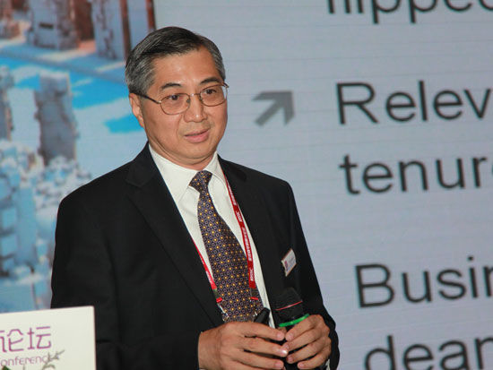 “第五届全球商学院院长论坛”于2014年10月9日-10日在上海举行。上图为EFMD高级顾问Japhet Law。(图片来源：新浪财经 梁斌 摄)