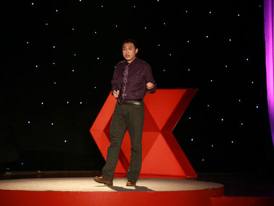 由北京君和创新公益基金会创办的公益性讲坛——“CC讲坛(第四期)”于2014年10月18日在北京举行。上图为中国科学院百人计划研究员马兆远。(图片来源：新浪财经)