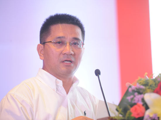 “2014中国经济媒体领袖秋季峰会”于10月17日-18日在海口召开。上图为上海视觉艺术学院副校长俞振伟。(图片来源：新浪财经)