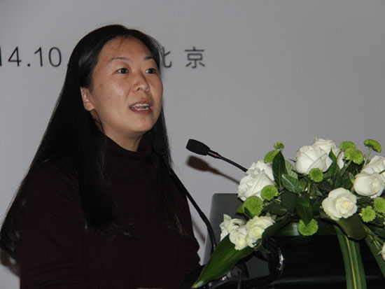 “发现微财富”媒体沟通会于2014年10月27日在北京丽思卡尔顿酒店举行。上图为新浪金融副总裁、微财富首席市场官李亚丹。(图片来源：新浪财经 梁斌 摄)