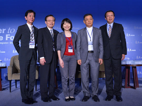 别莲蒂、翁文祺、江松桦、薛健平、郭明忠专题论坛(图片来源：《远见》杂志)
