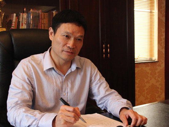 “第十一届中国国际金融论坛”于2014年10月24-25日在上海明悦大酒店召开。本次论坛主题为：金融创新与实体经济发展。上图为湖南商银投资控股集团有限公司董事长王世君。（图片来源：新浪财经）