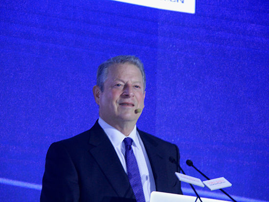 由中国国际友好联络会、财经杂志和集善嘉年华共同主办的“中国公益论坛”于2014年11月25日在北京举办。上图为美国前副总统 AL GORE。（图片来源：新浪财经 刘海伟 摄）