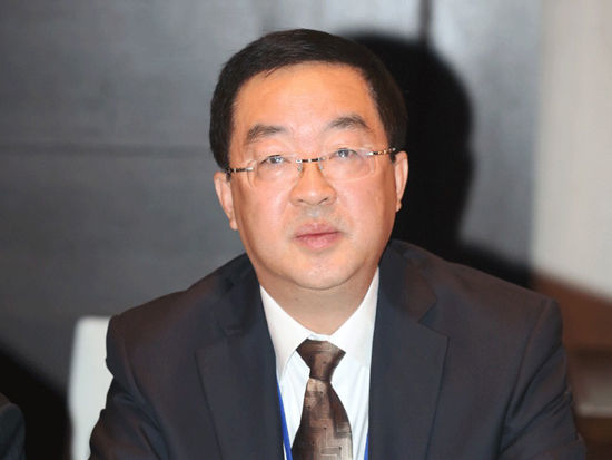 由《英才》杂志、新浪网、北京青年报共同主办“2014(第十四届)中国年度管理大会”于11月28日在北京举办。上图为中国铝业公司副总经理敖宏。(图片来源：新浪财经)