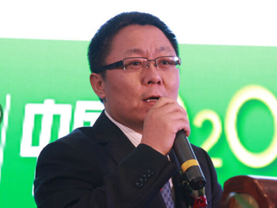 由对外经贸大学主办的“中国O2O高峰论坛”于2014年11月14日在北京举行。上图为海尔电器副总裁任贤存。(图片来源：新浪财经 梁斌 摄)