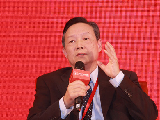 由中国经济周刊和国资委新闻中心共同举办的第十四届中国经济论坛于12月10日在北京举行。上图为全国政协人口资源环境委员会副主任、住建部原副部长仇保兴。(图片来源：新浪财经 刘海伟 摄)