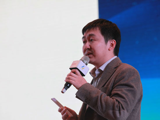 由《中国企业家》杂志社主办的“2014(第十三届)中国企业领袖年会”于12月12日-14日在北京举行。上图为搜狗公司CEO、创始人王小川。(图片来源：新浪财经 梁斌 摄)