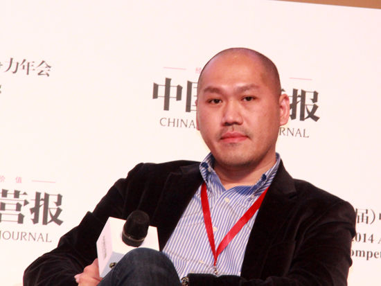 由中国经营报社和中国社会科学院工业经济研究所联合主办的“2014中国企业竞争力年会”于12月月18日举行。主题为“梦想下的新征程”。上图为搜易贷CEO何捷。（图片来源：新浪财经 刘海伟 摄）