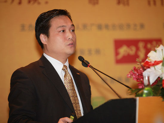 由中央人民广播电台经济之声主办的“大国大时代十二月谈：一带一路合作发展通天下”于2014年12月22日在北京举行。上图为海尔集团家电产业集团副总裁李攀。(图片来源：新浪财经 梁斌 摄)