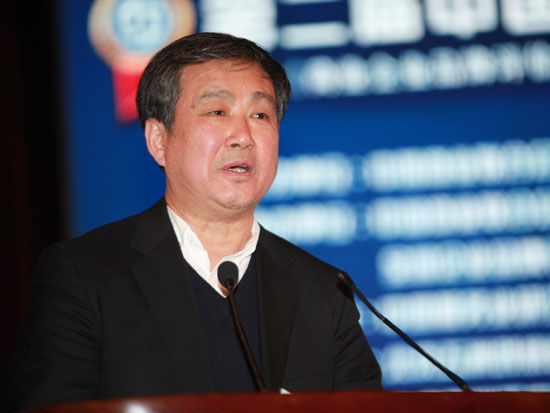 “全国企业品牌评价发布会暨第二届中国企业五星品牌论坛”于2015年1月18日在北京召开。上图为新疆银朵兰维药股份有限公司董事长李俊。(图片来源：新浪财经 梁斌 摄)