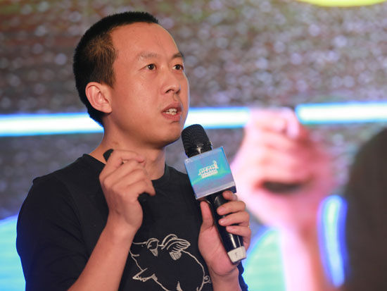 “第三届中国电子商务年会”于2015年1月26日-27日在上海举行。上图为有赞微商城CEO白鸦。(图片来源：新浪财经 梁斌 摄)