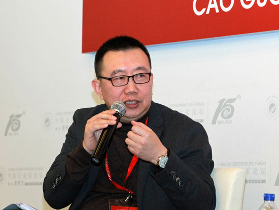 ““亚布力中国企业家论坛第十五届年会”于2015年2月28日-3月2日在黑龙江亚布力召开。上图为界面（上海）网络科技公司创始合伙人、CEO何力。(图片来源：新浪财经 刘海伟 摄)