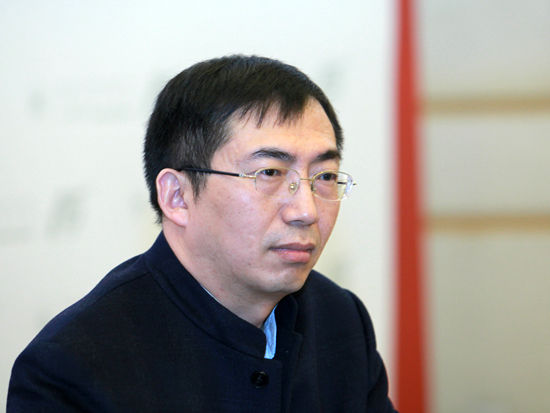 “亚布力中国企业家论坛第十五届年会”于2015年2月28日-3月2日在黑龙江亚布力召开。上图为正略咨询创始人、亚布力中国企业家论坛理事赵民。(图片来源：新浪财经 刘海伟 摄)