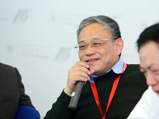 “亚布力中国企业家论坛第十五届年会”于2015年2月28日-3月2日在黑龙江亚布力召开。上图为武汉当代科技产业集团股份有限公司董事长艾路明。(图片来源：新浪财经 刘海伟 摄)