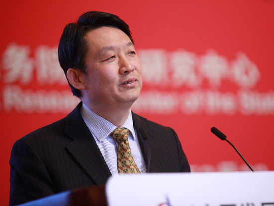 由国务院发展研究中心主办的“中国发展高层论坛2015”于3月21日-23日在北京举行。上图为国务院发展研究中心副主任隆国强。(图片来源：新浪财经 梁斌 摄)