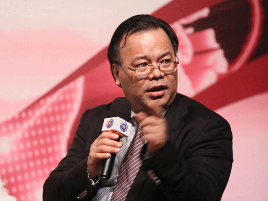 由复旦大学管理学院联合财新传媒共同主办的“复旦EMBA互联网医疗与健康产业高峰论坛”于2015年3月28日在上海举办。上海浦东张江生物医药基地开发有限公司总经理王兰忠出席并致辞。（图片来源：新浪财经）