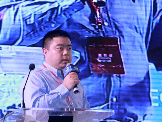 由浙江省人民政府主办，中国服务贸易协会电子商务委员会、中国电子商务产业联盟、义乌市人民政府联合承办的2015中国(义乌)世界电子商务大会于4月12-13日举行。上图为顺丰优选总裁崔晓琦。（图片来源：新浪财经 刘海伟 摄）