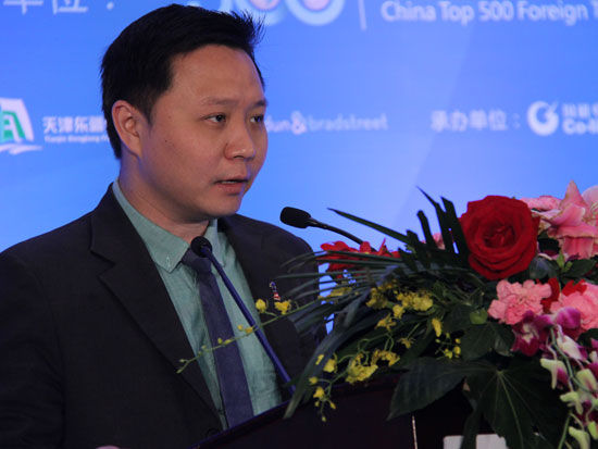 “中国进出口企业年会2015暨中国对外贸易500强俱乐部年会”于4月26日至27日在北京举办。上图为马来西亚驻华使馆公使衔参赞（经济）翁忠义。(图片来源：新浪财经 梁斌 摄)