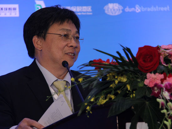 “中国进出口企业年会2015暨中国对外贸易500强俱乐部年会”于4月26日至27日在北京举办。上图为泰王国驻华大使馆公使衔参赞（投资促进）吴永泉。(图片来源：新浪财经 梁斌 摄)