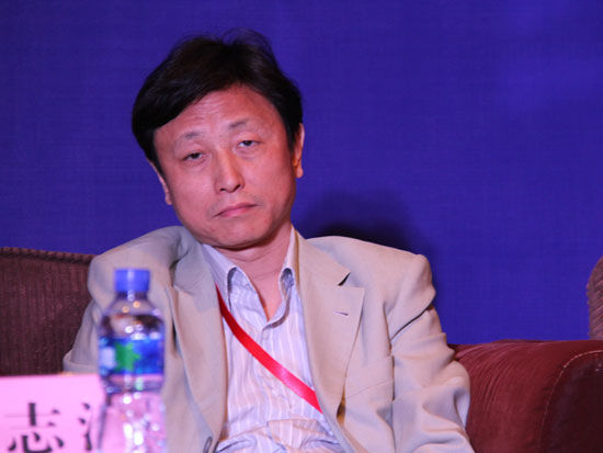 “2015中国金融论坛”作为科博会的重要活动于5月12日－13日在北京召开。上图为国际并购集团副主席张志浩。(图片来源：新浪财经 梁斌 摄)